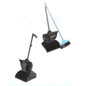 dust pan with handle